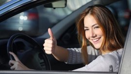 4 bad driving habits (most) women have that are wearing out their cars