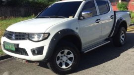 2012 Mitsubishi Strada 2.5 MT White For Sale 