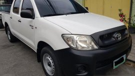 Well-maintained Toyota Hilux 2011 for sale 
