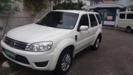 Ford Escape XLS 2010 AT White SUV For Sale 