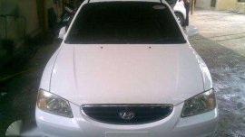 Hyundai Accent white 2010 for sale 