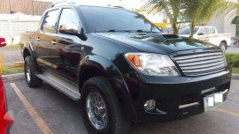 For sale Toyota Hilux automatic 4x4 3.0L