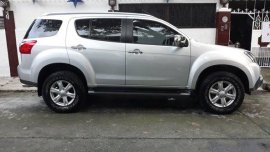 Well-kept Isuzu MU-X 2015 for sale