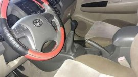 Rush sale Fortuner manual diesel 2.5g sino may gusto tomawag lng