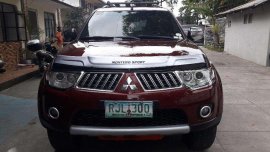 2010 Mitsubishi Montero red for sale