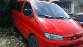 Hyundai Starex 2008 MT Red Van For Sale 