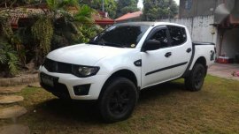For sale Mitsubishi Strada 2010 rush owner leaving