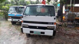 Isuzu Forward boom truck 2.9 tons