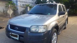 Ford Escape 2004 4x4 automatic for sale 