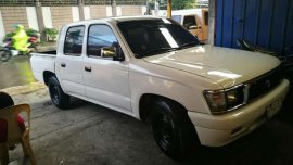 Toyota Hilux 2000 FOR SALE