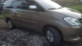 FOR SALE TOYOTA Innova automatic G 2010