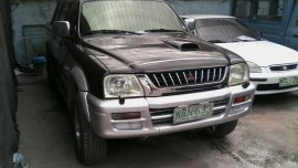 Good as new Mitsubishi Strada 2000 for sale