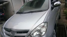 Toyota Innova 2005 G AT Silver SUV For Sale 