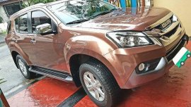 Well-maintained Isuzu MU-X 2015 for sale