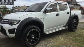 Good as new Mitsubishi Strada 2011 for sale