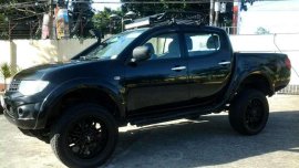 Mitsubishi STRADA TRITON 2.5 DiD Turbo DIESEL 4x2 MT-12 FOR SALE