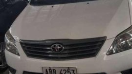 2014 TOYOTA Innova J manual diesel white FOR SALE