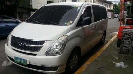 2009 Hyundai Starex VGt AT White Van For Sale 