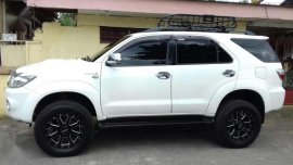 Toyota Fortuner V 4x4 2009 FOR SALE