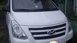 Good as new Grand Starex 2017 for sale