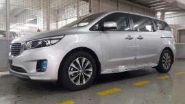 Hot Deals On Wheels Kia Grand CarnivaL 2018 11str Gold FOR SALE