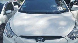 Hyundai Tucson 2011 AT White SUV For Sale 