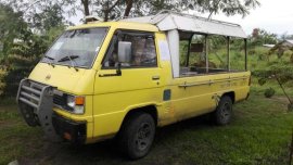 FOR SALE MITSUBISHI L300 pickup
