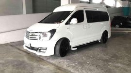 2010 HYUNDAI Grand Starex hvx royale limousine FOR SALE