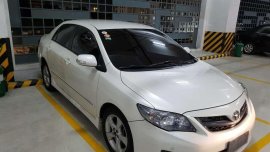 Toyota Corolla 2012 2.0V AT White For Sale 