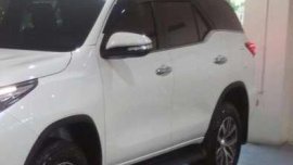 Toyota Fortuner V 4x2 AT Gray Pickup For Sale 