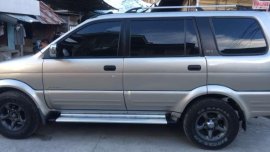 Isuzu Crosswind XUVi 2003 MT Beige For Sale 