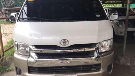 Toyota Hiace GL Grandia 2015 MT White For Sale 