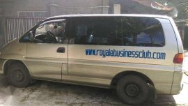 Well-kept Mitsubishi Spacegear 2000 for sale