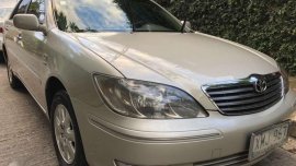 Toyota Camry 2.4V 2004 AT Silver Sedan For Sale 