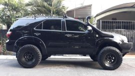 Toyota Fortuner 2009 Gas Black SUv For Sale 