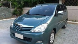 Well-maintained Toyota Innova E MT 2011 for sale