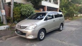 Toyota Innova 2010 MT for sale