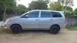 For sale Toyota Innova j 2007 model gas