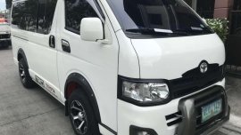 Toyota Hiace Commuter - 2013 manual diesel for sale