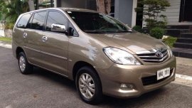 2010 Toyota Innova V 2.0 Top of the Line For Sale 
