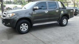 Rush sale Toyota Hilux manual 4x4 2007 model