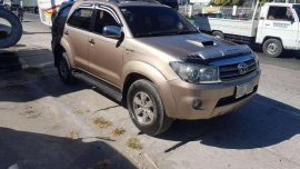 Toyota Fortuner V 2005 AT Brown SUV For Sale 
