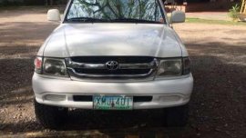 Fresh Toyota Hilux 2003 2.4 2.0 White For Sale 