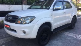 Toyota Fortuner 4x2 Diesel White SUV For Sale 