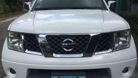 Nisaan Navara LE PICK UP 2009 White For Sale 