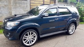 Well-maintained Toyota Fortuner V 2014 for sale