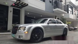 Top of the Line 2006 Chrysler 300C HEMI V8