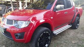 For sale Mitsubishi STRADA MANUAL DIESEL like new 2014