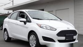 Ford Fiesta Color White manual transmission model 2014
