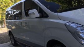 Hyundai Grand Starex gold 2015 for sale